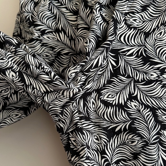 H&M Black and White Feather Print Ankle Pants, Fun Flowy Pants, Size 12 - Picture 7 of 15